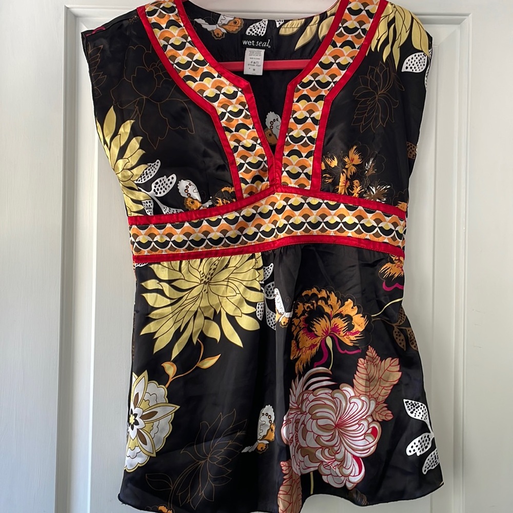 Wet Seal ladies oriental flare top